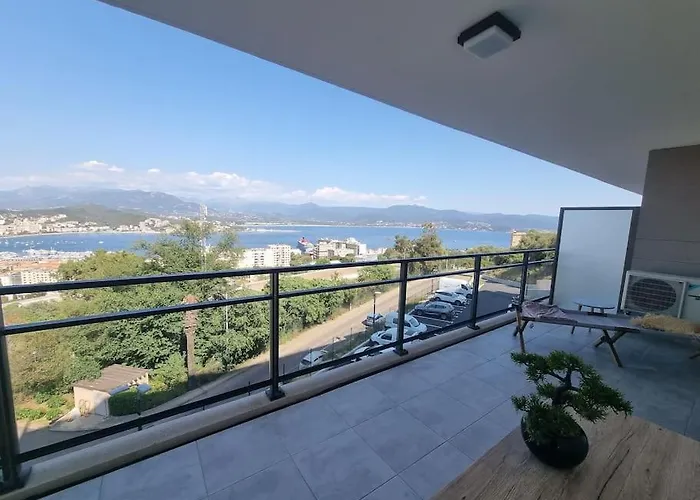 Terrasse Spacieuse, Vue & Clim Ajaccio (Corsica)