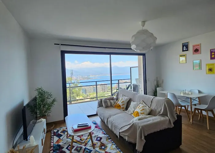 Appartement Terrasse Spacieuse, Vue & Clim